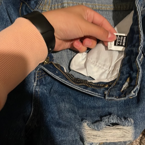 Denim short - Picture 3 of 3